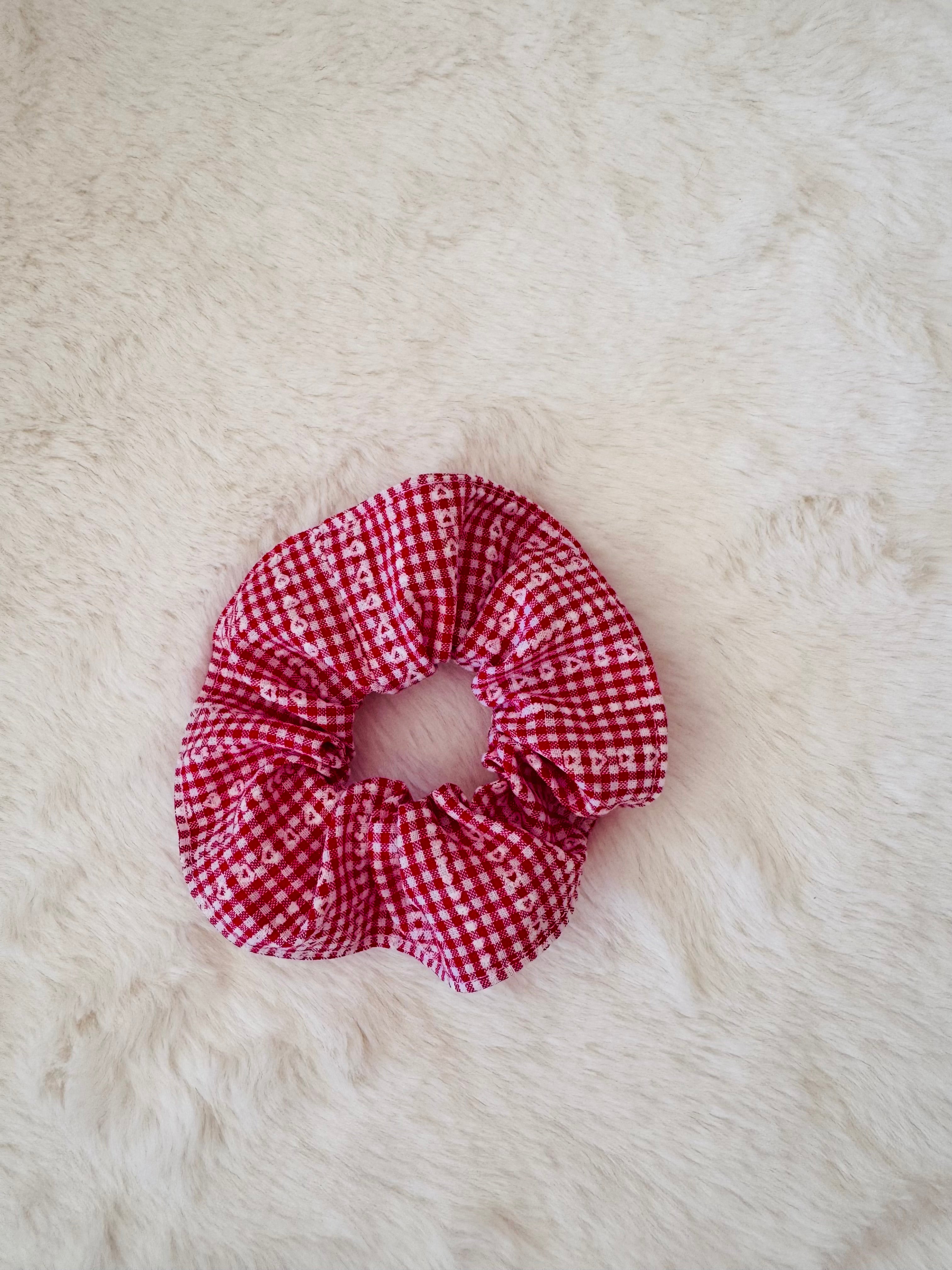 Chouchou Vichy rouge petits coeurs