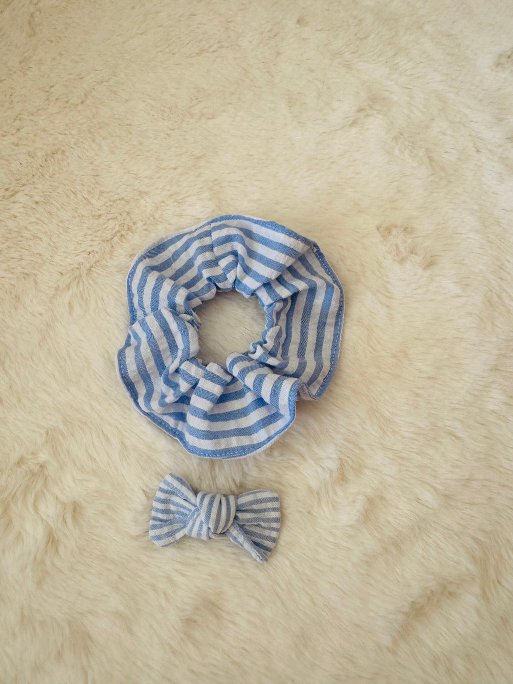 Chouchou rayé bleu et blanc