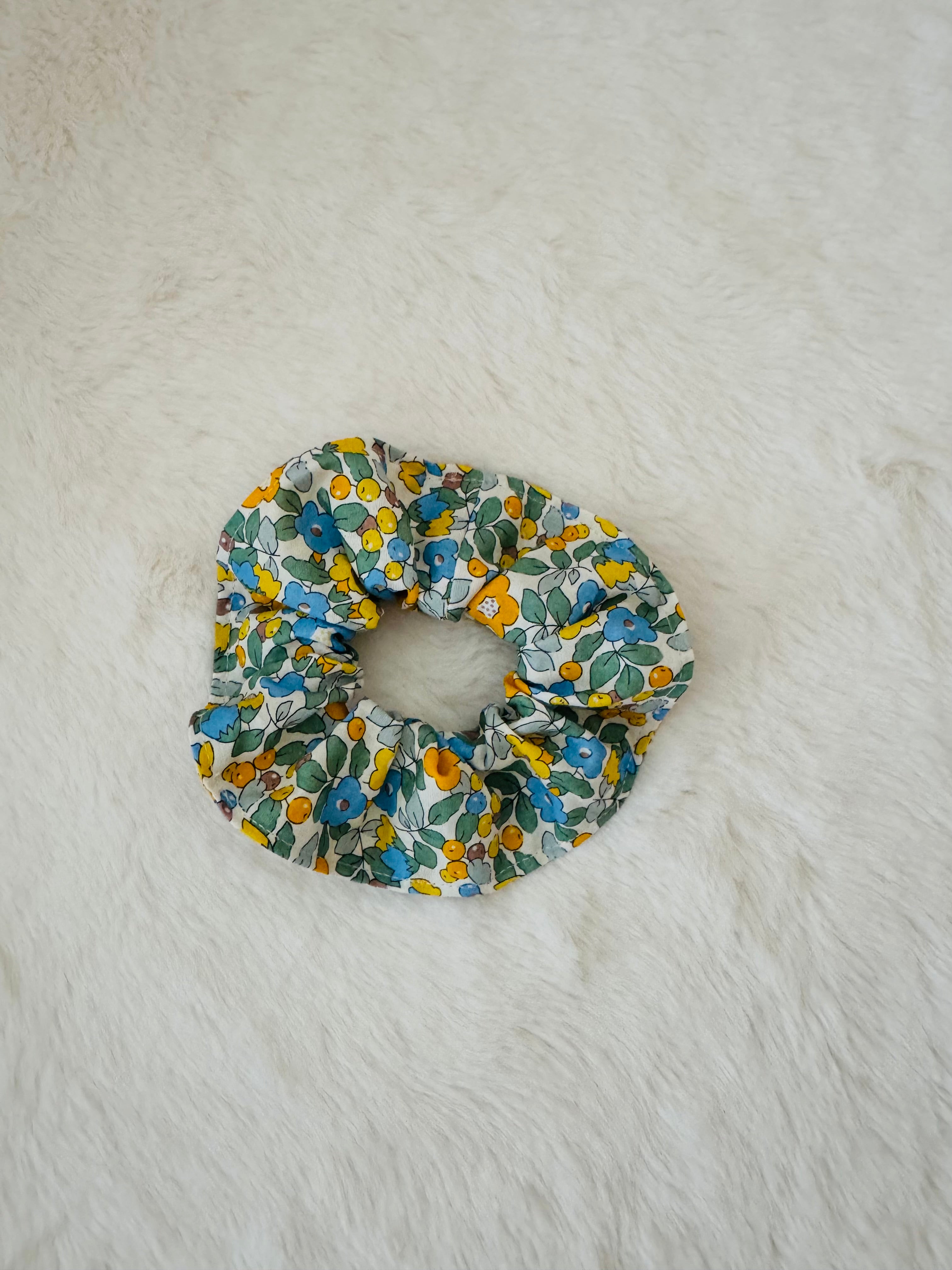 Chouchou fleuri jaune et vert